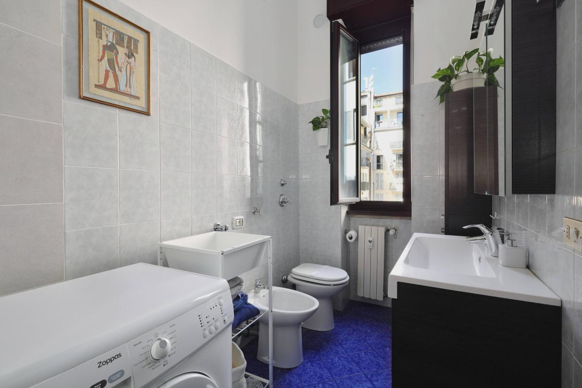Genova25 *